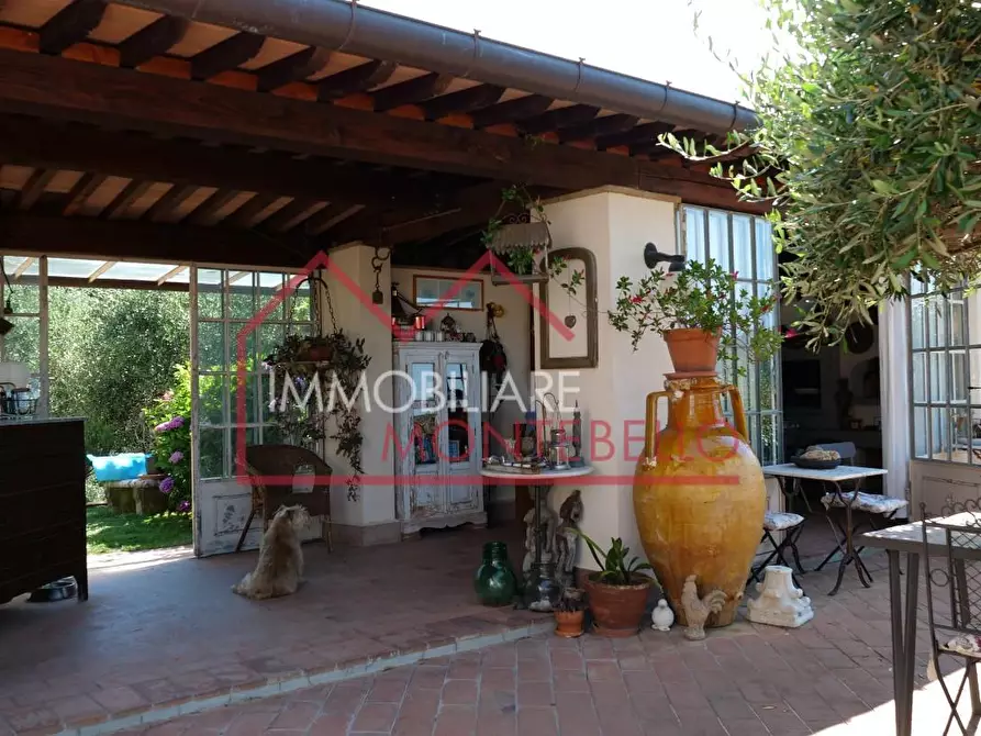 Immagine 5 di Casa colonica in vendita  a Massarosa