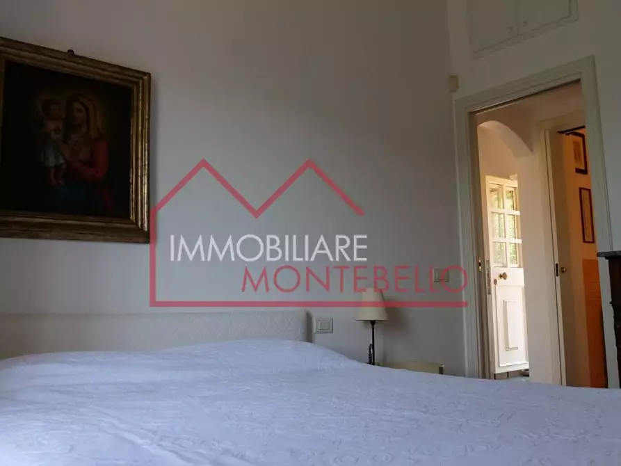 Immagine 30 di Casa colonica in vendita  a Massarosa