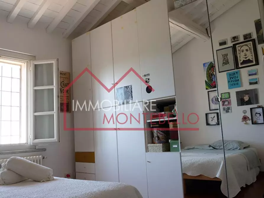 Immagine 35 di Casa colonica in vendita  a Massarosa