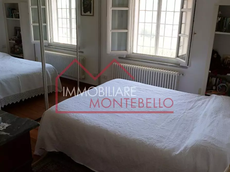 Immagine 29 di Casa colonica in vendita  a Massarosa
