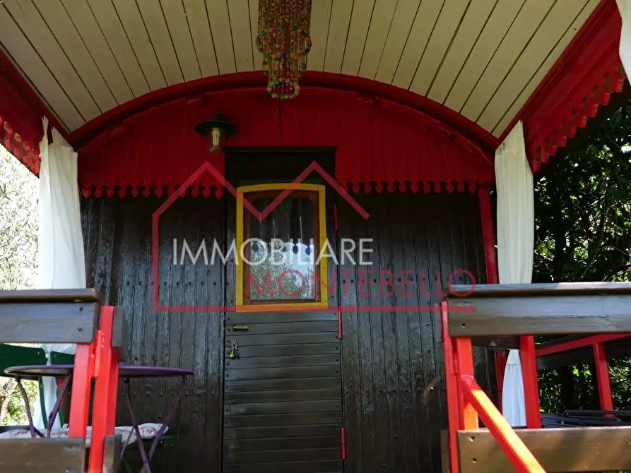 Immagine 15 di Casa colonica in vendita  a Massarosa