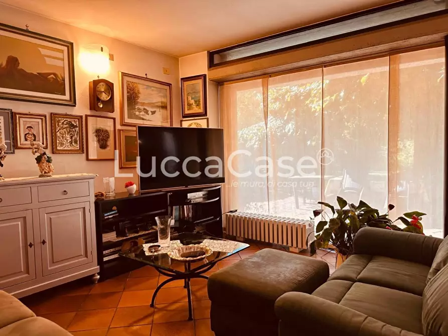 Immagine 67 di Villa in vendita  a Lucca