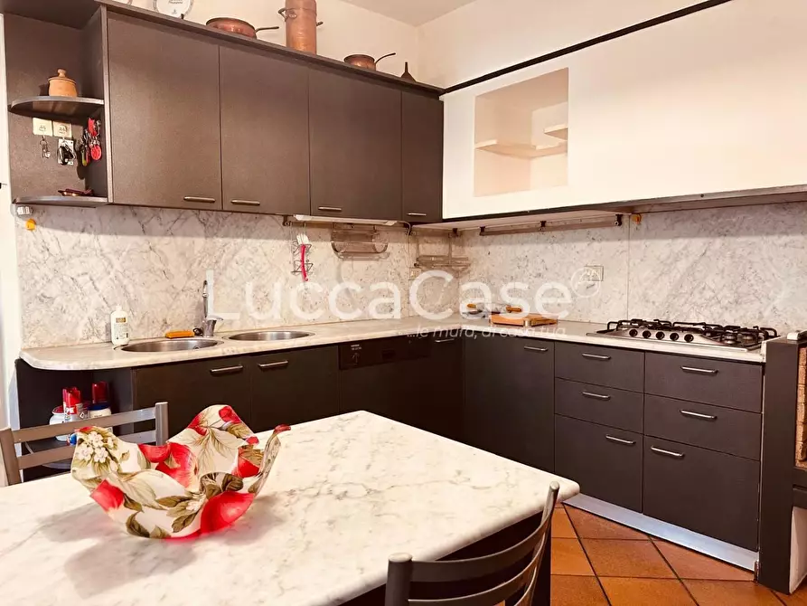 Immagine 18 di Villa in vendita  a Lucca
