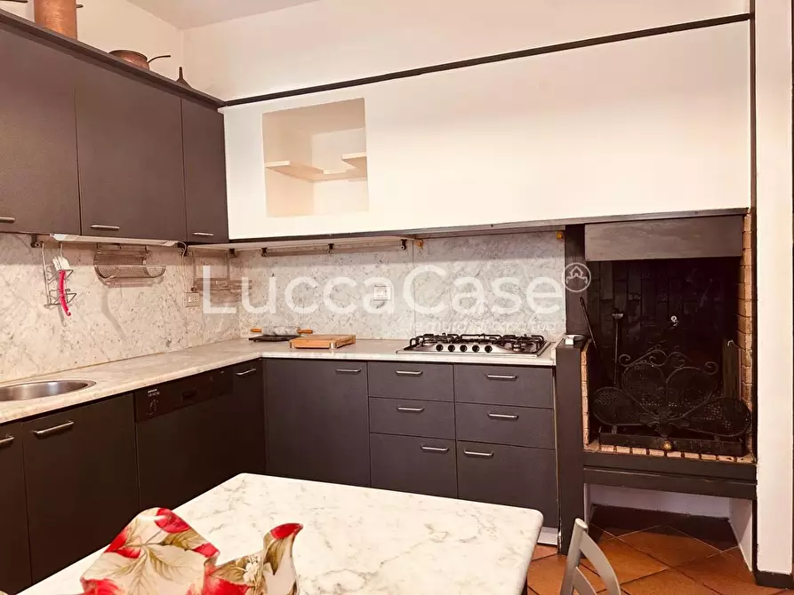 Immagine 17 di Villa in vendita  a Lucca