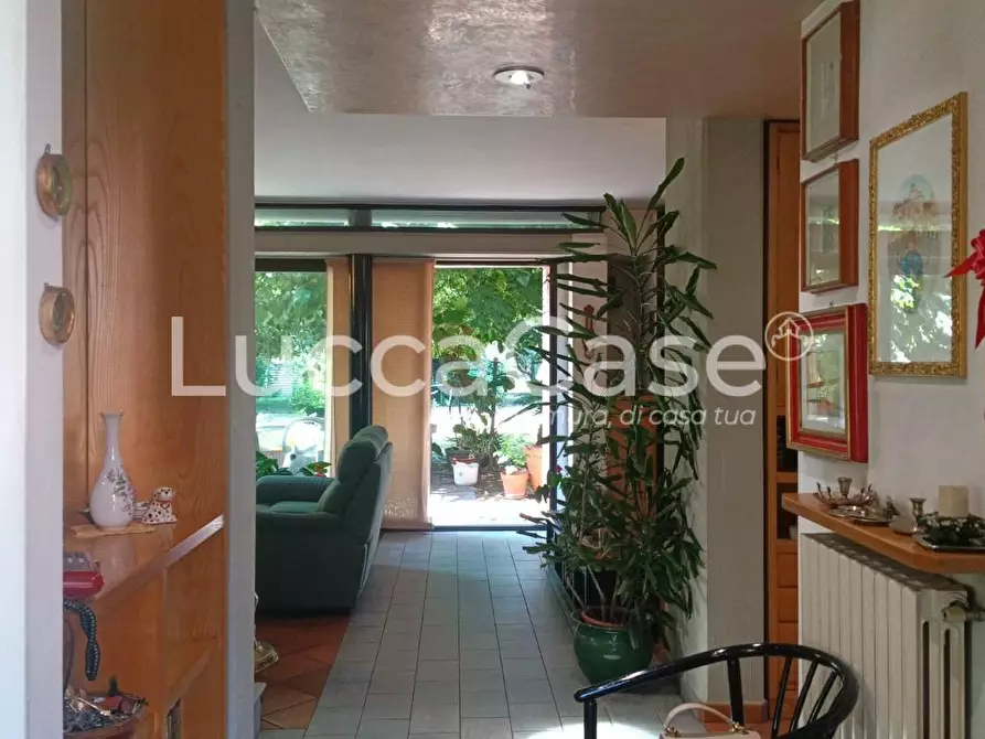 Immagine 74 di Villa in vendita  a Lucca