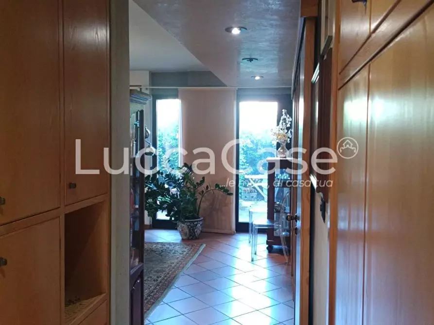Immagine 71 di Villa in vendita  a Lucca