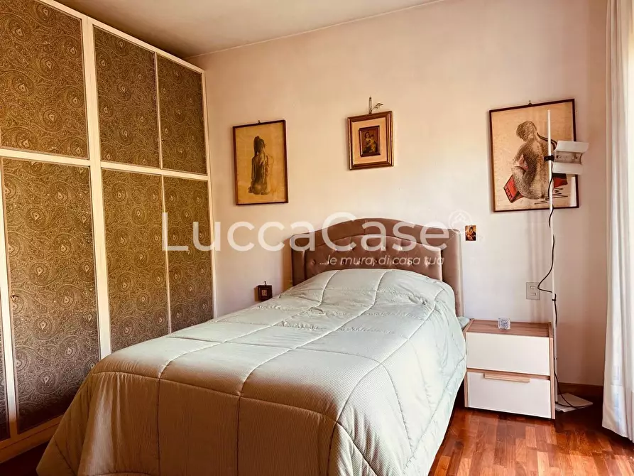 Immagine 47 di Villa in vendita  a Lucca