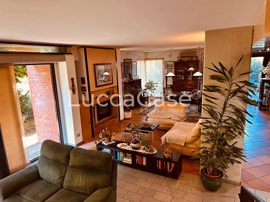 Immagine 29 di Villa in vendita  a Lucca