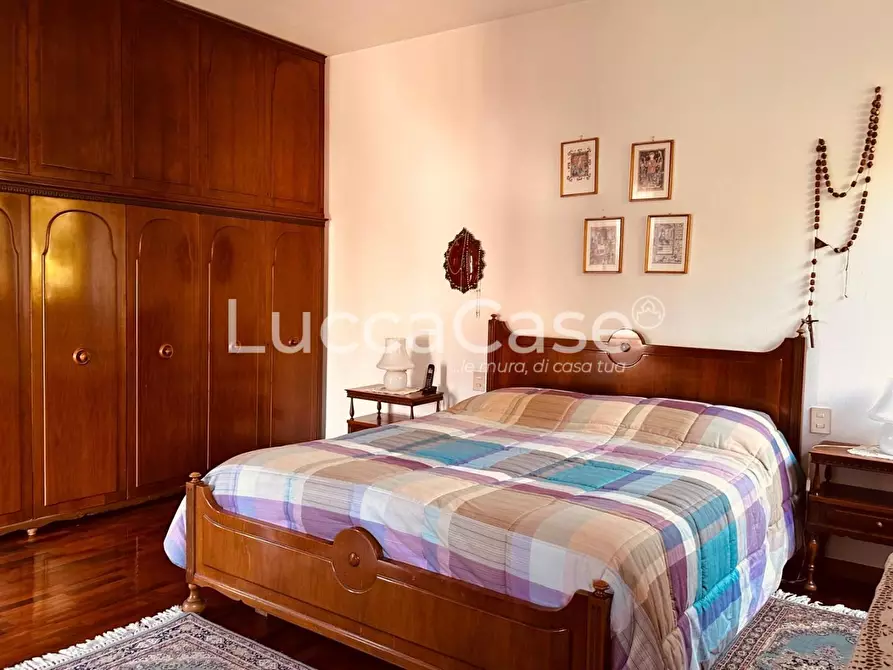 Immagine 52 di Villa in vendita  a Lucca