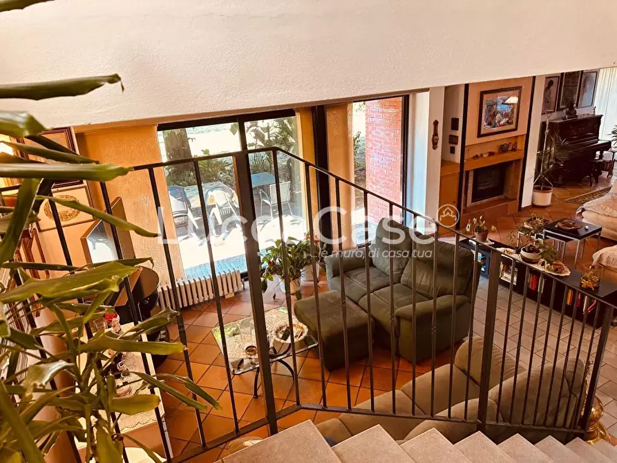Immagine 34 di Villa in vendita  a Lucca