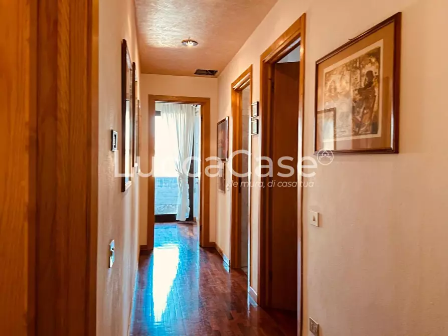 Immagine 56 di Villa in vendita  a Lucca