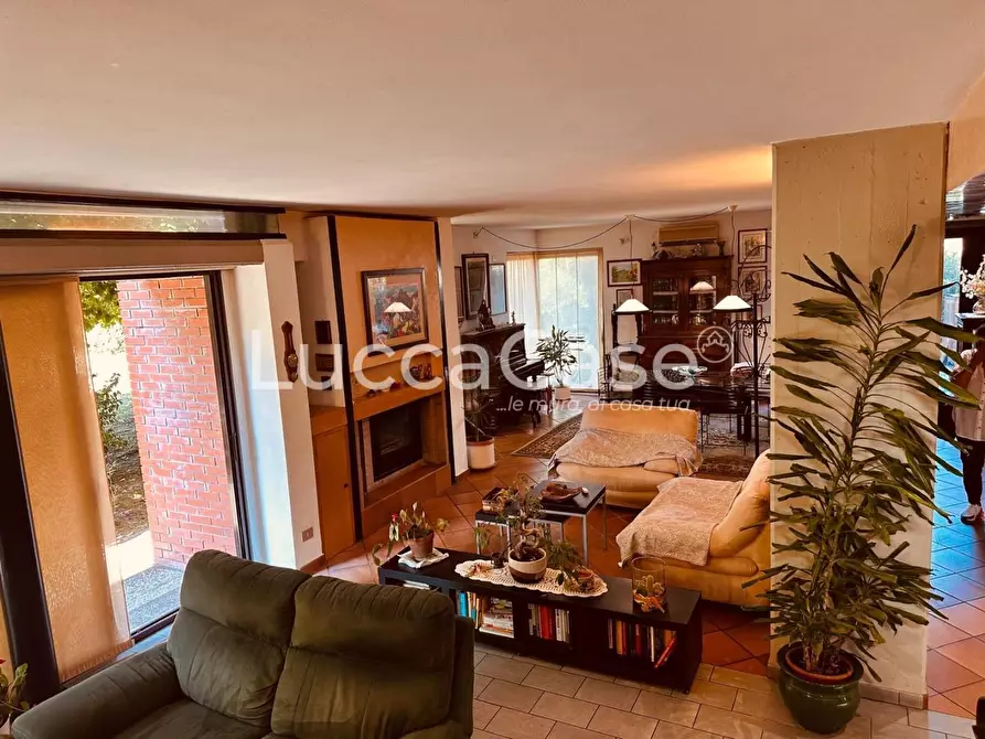 Immagine 32 di Villa in vendita  a Lucca