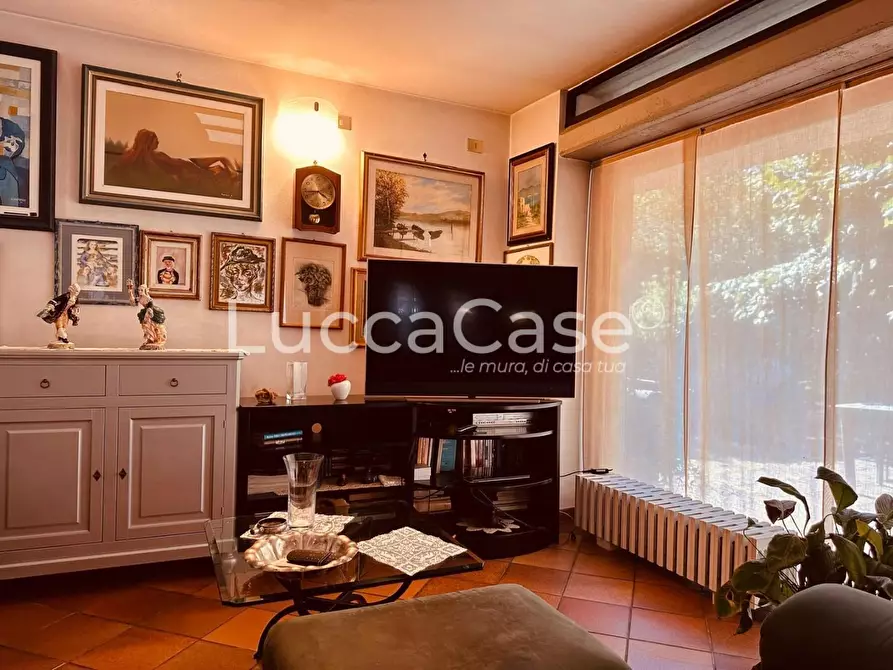 Immagine 66 di Villa in vendita  a Lucca