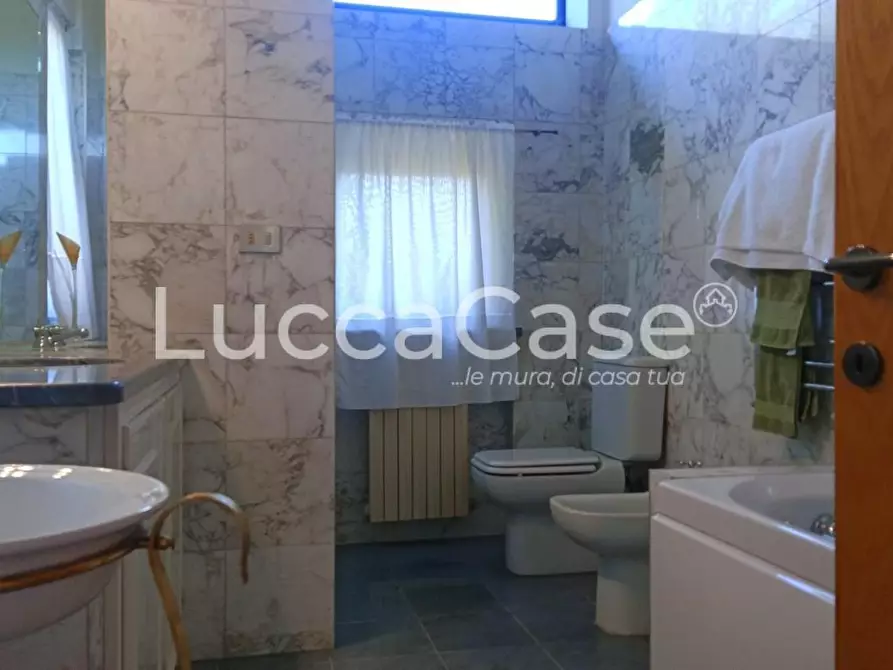 Immagine 82 di Villa in vendita  a Lucca