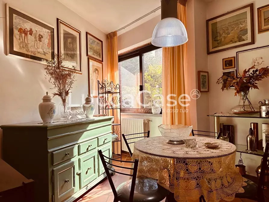Immagine 23 di Villa in vendita  a Lucca