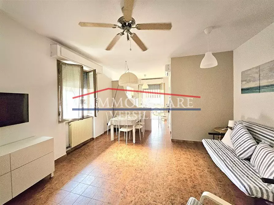 Immagine 2 di Appartamento in vendita  a Massa