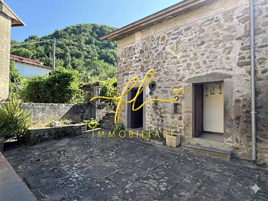 Immagine 9 di Appartamento in vendita  a Fivizzano