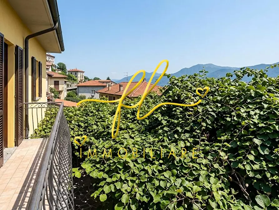 Immagine 11 di Appartamento in vendita  a Fivizzano