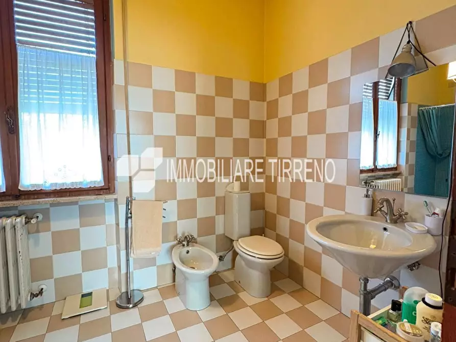 Immagine 28 di Villa in vendita  a Massa