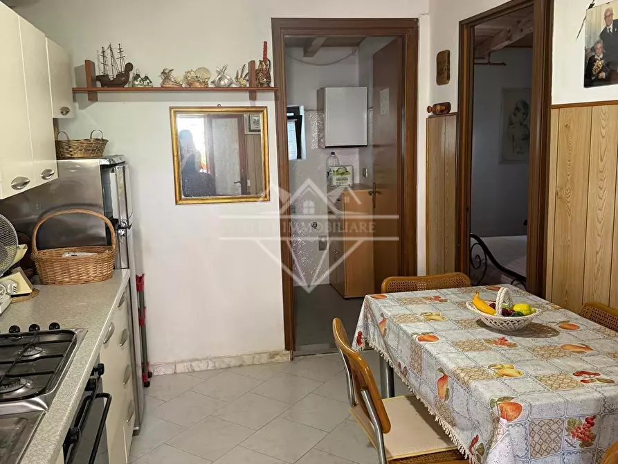 Immagine 13 di Porzione di casa in vendita  a Ameglia