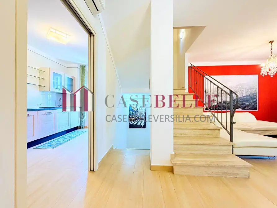 Immagine 18 di Casa bifamiliare in vendita  a Camaiore