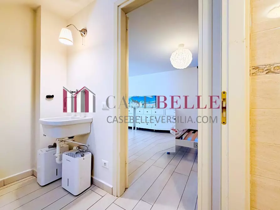 Immagine 30 di Casa bifamiliare in vendita  a Camaiore