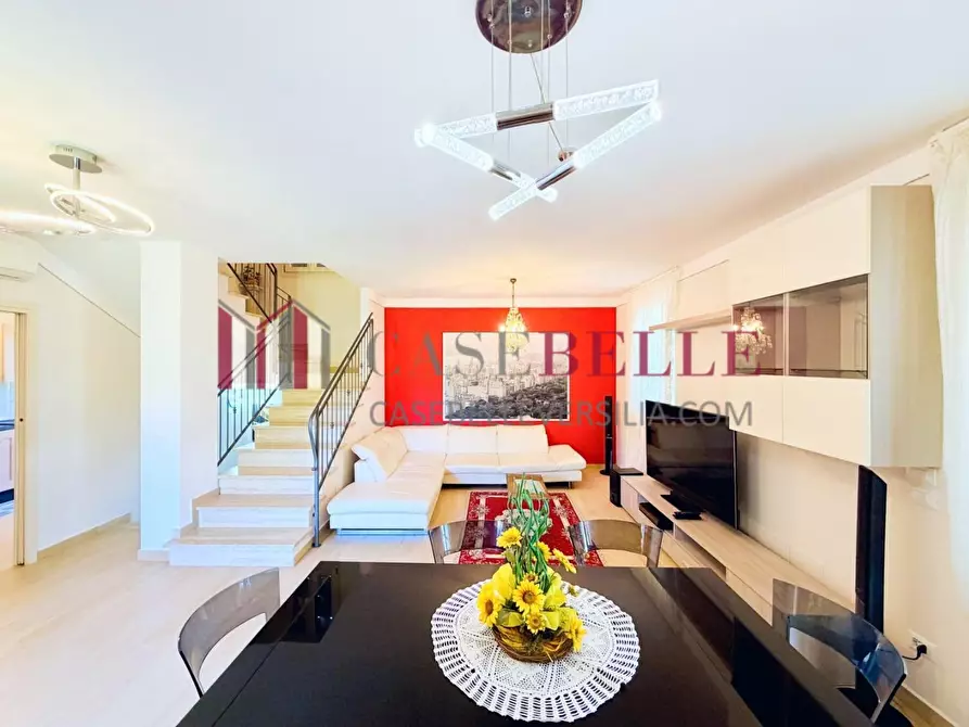 Immagine 3 di Casa bifamiliare in vendita  a Camaiore