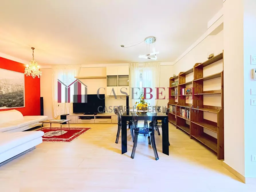 Immagine 2 di Casa bifamiliare in vendita  a Camaiore