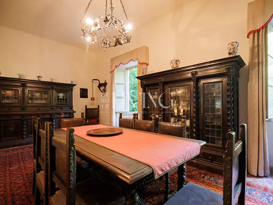 Immagine 12 di Villa in vendita  a Lucca