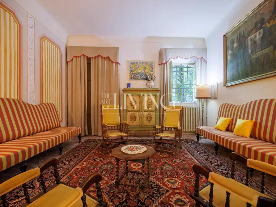 Immagine 13 di Villa in vendita  a Lucca