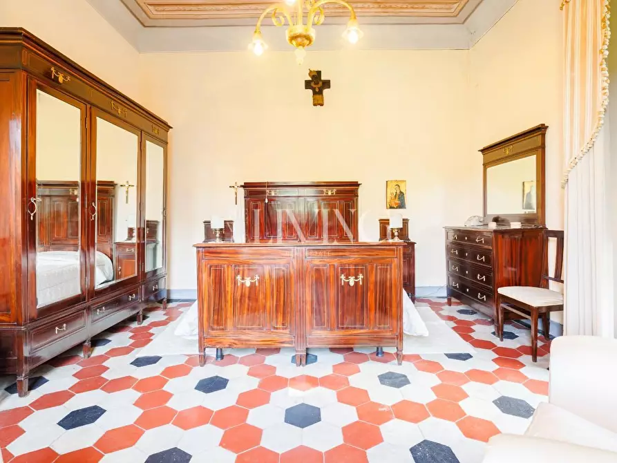 Immagine 39 di Villa in vendita  a Lucca
