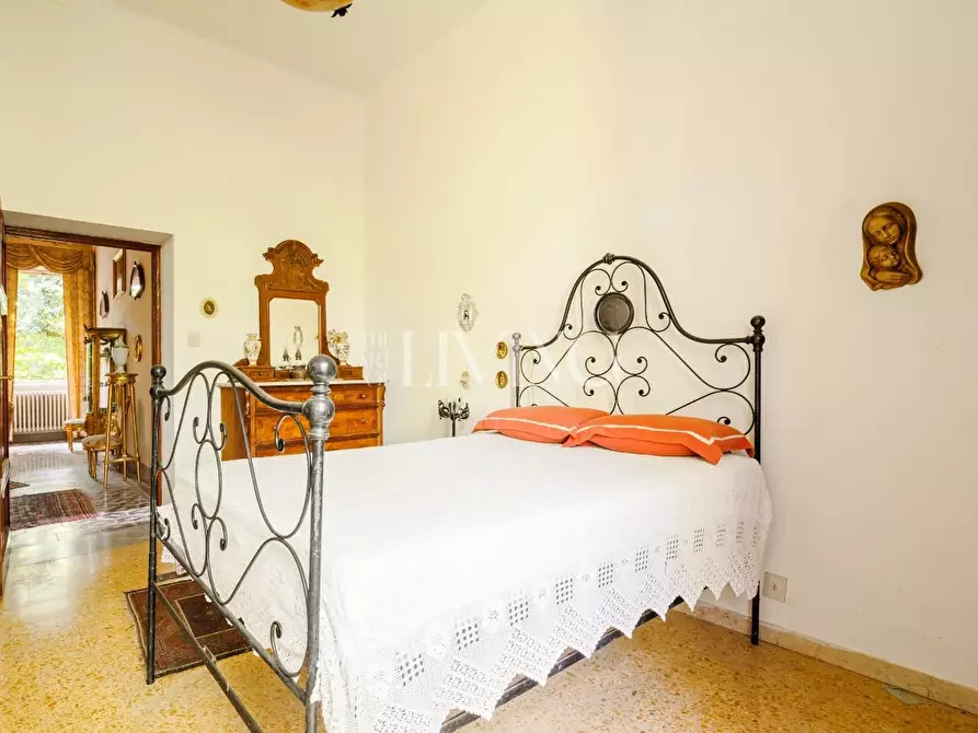 Immagine 36 di Villa in vendita  a Lucca