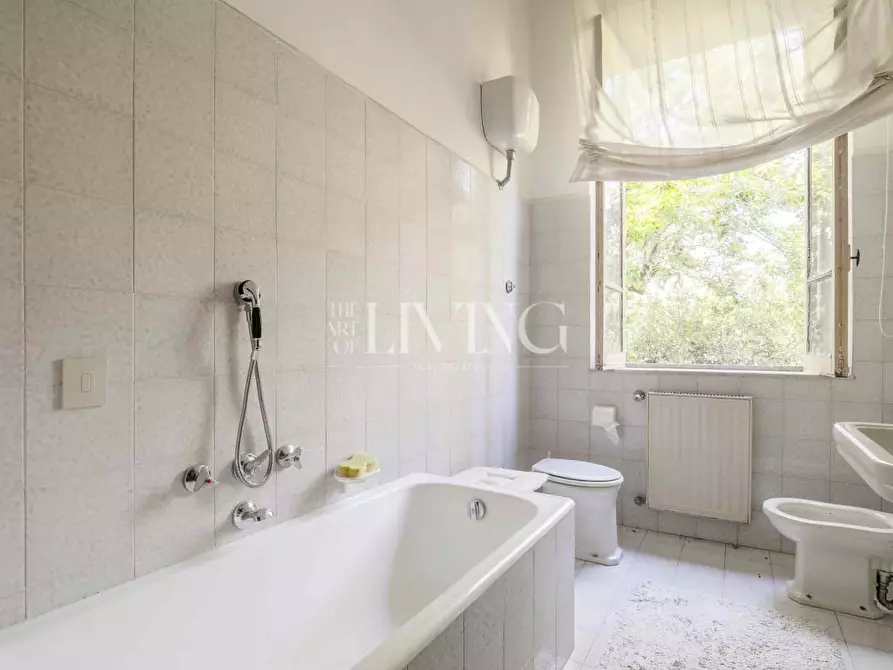 Immagine 32 di Villa in vendita  a Lucca