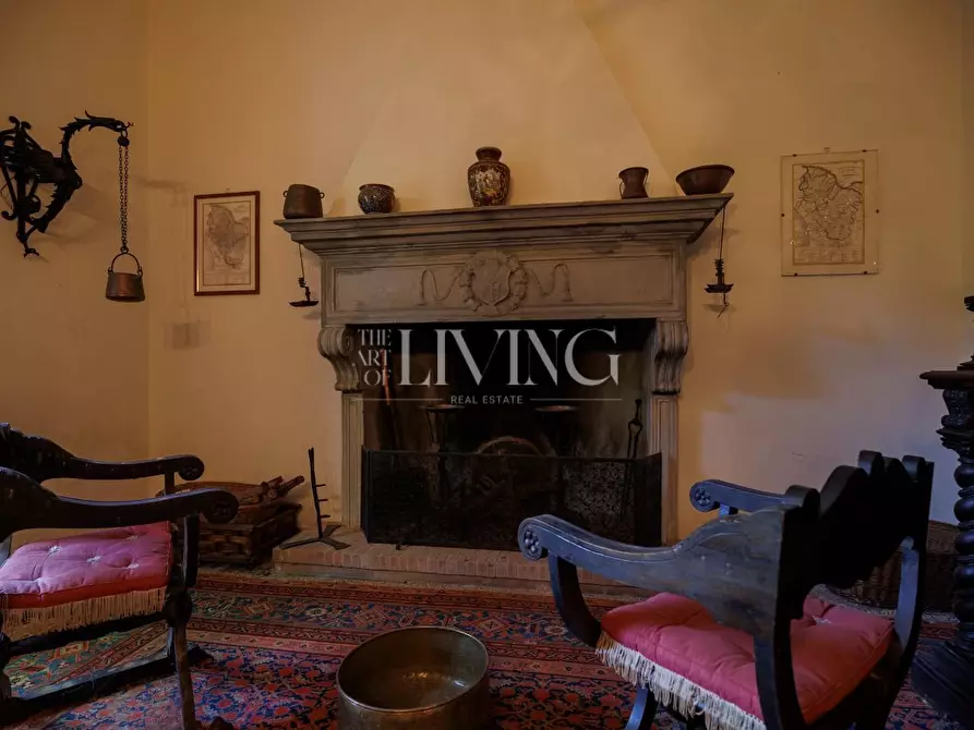 Immagine 11 di Villa in vendita  a Lucca