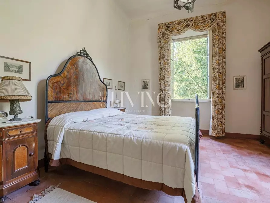 Immagine 27 di Villa in vendita  a Lucca