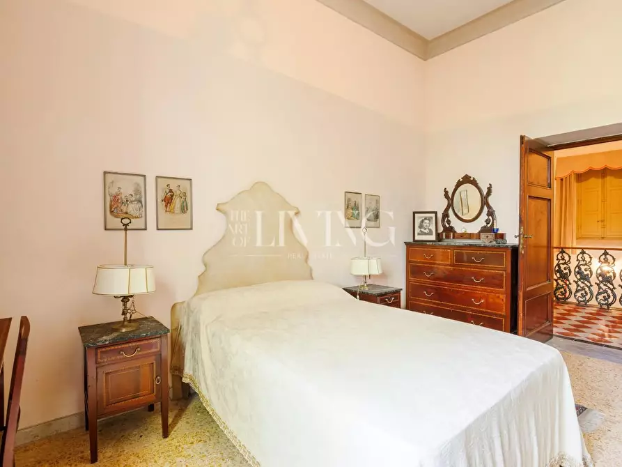 Immagine 34 di Villa in vendita  a Lucca