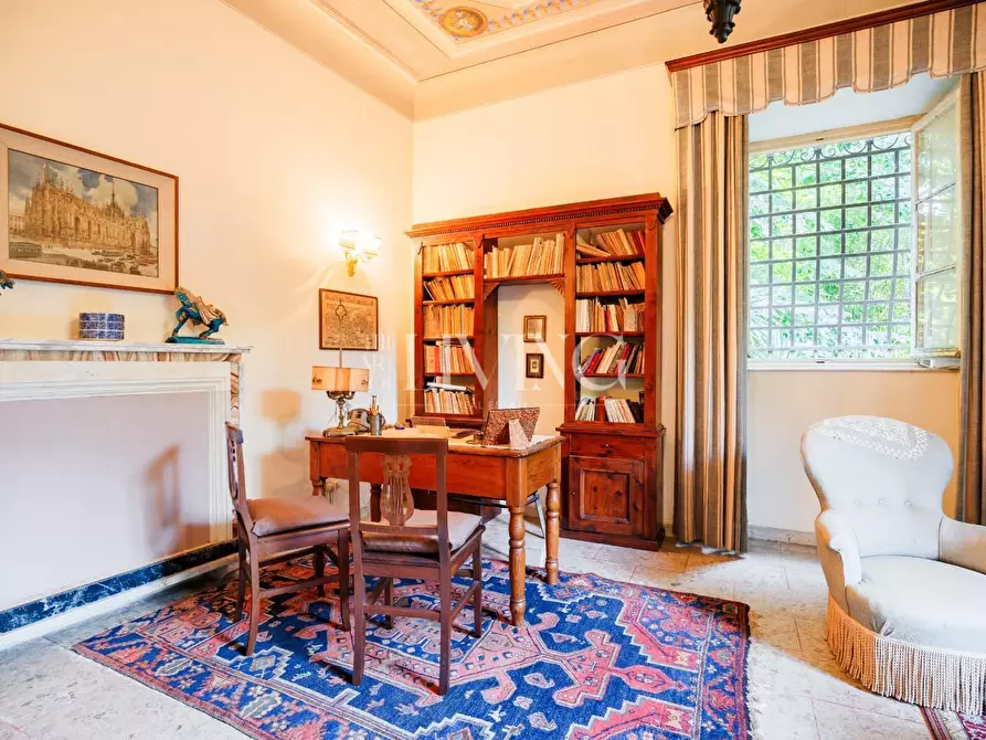 Immagine 6 di Villa in vendita  a Lucca