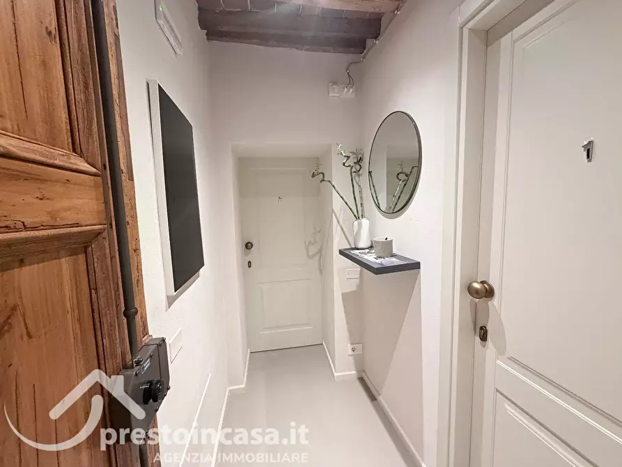 Immagine 23 di Appartamento in vendita  a Lucca