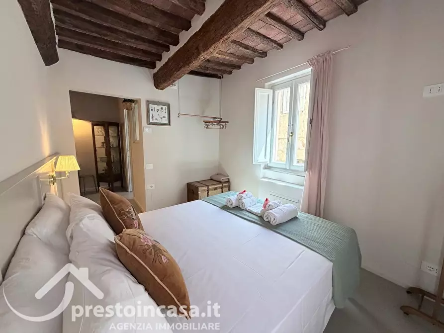 Immagine 14 di Appartamento in vendita  a Lucca