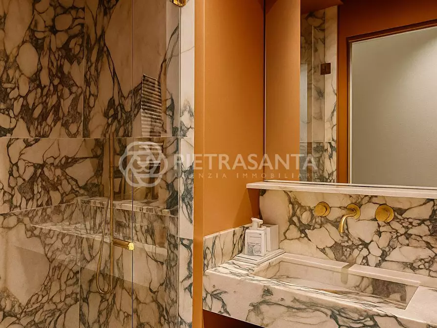 Immagine 8 di Appartamento in affitto  a Pietrasanta