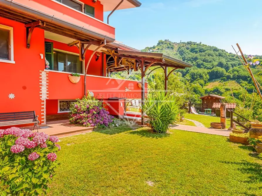 Immagine 22 di Villa in vendita  a Carrara