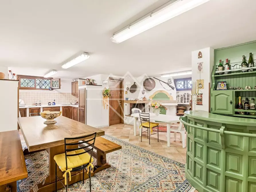 Immagine 15 di Villa in vendita  a Carrara