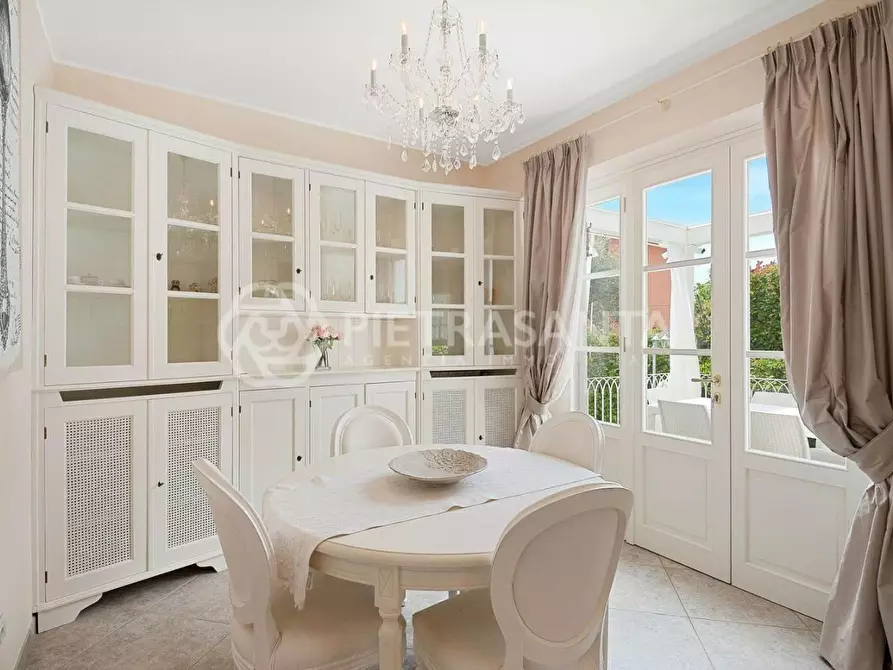 Immagine 8 di Villa in affitto  a Pietrasanta