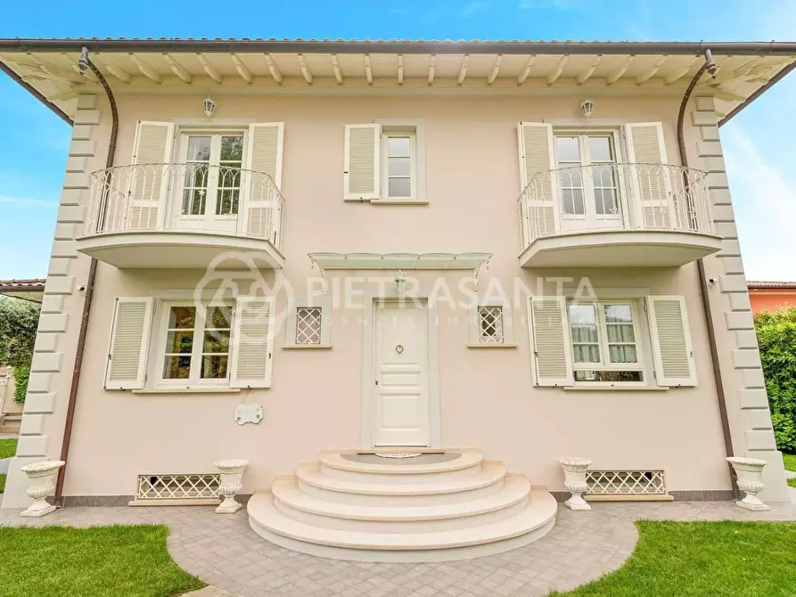 Immagine 17 di Villa in affitto  a Pietrasanta