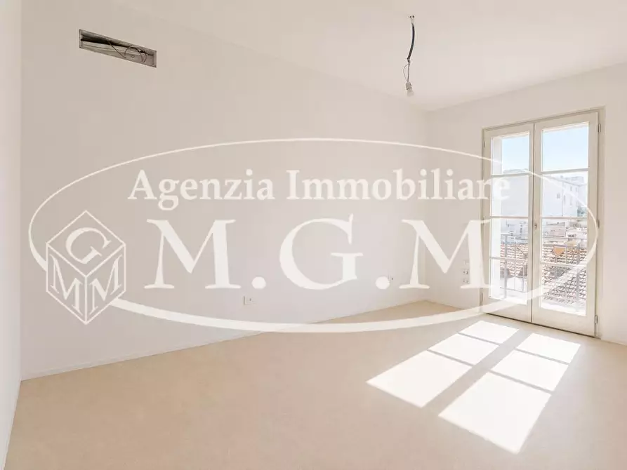 Immagine 9 di Mansarda in vendita  a Pontedera