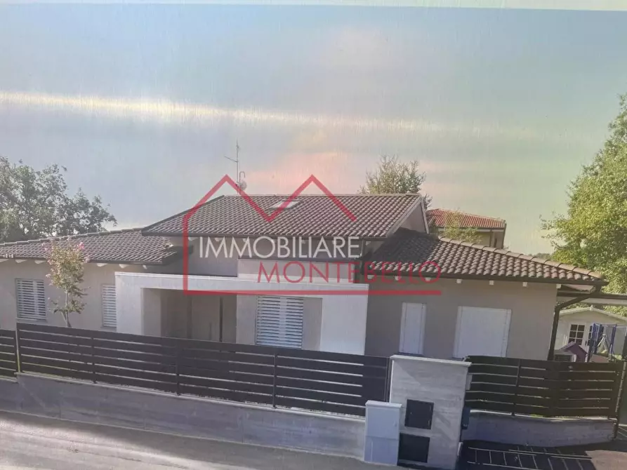 Immagine 2 di Terreno residenziale in vendita  a Camaiore