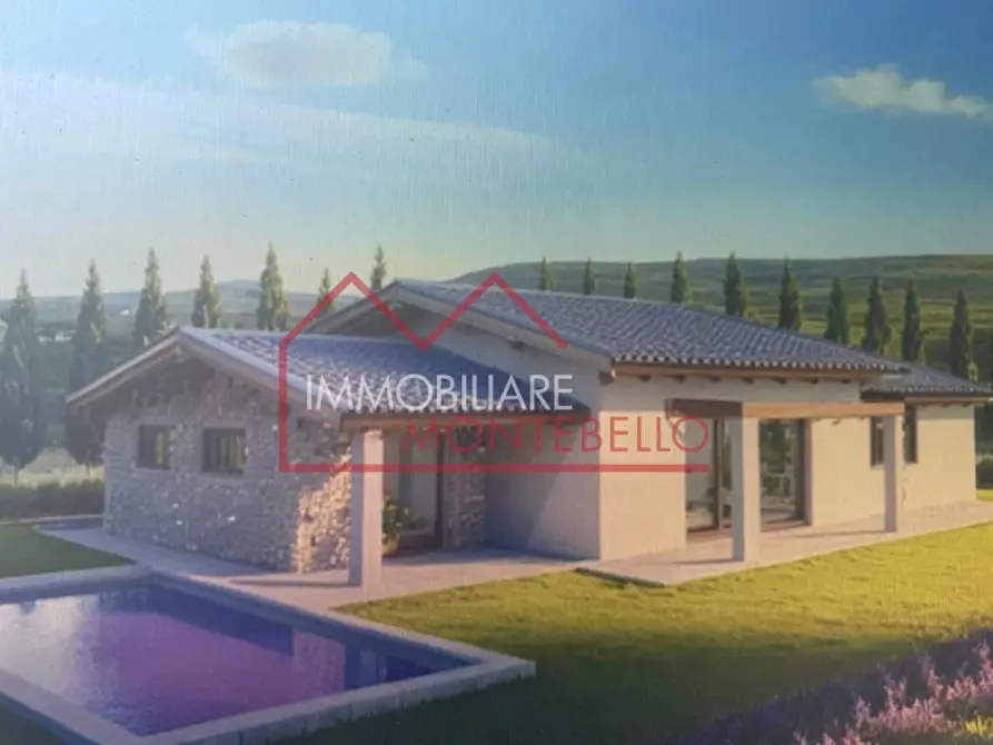 Immagine 1 di Terreno residenziale in vendita  a Camaiore