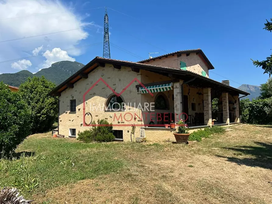 Immagine 10 di Rustico / casale in vendita  a Camaiore