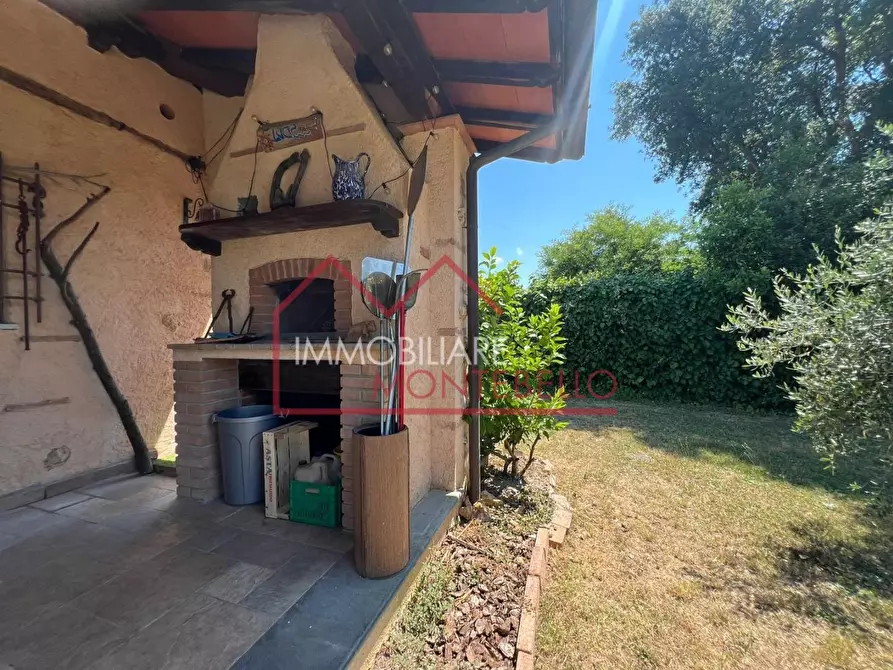 Immagine 12 di Rustico / casale in vendita  a Camaiore