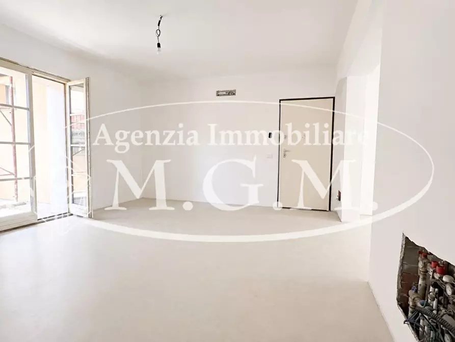 Immagine 11 di Appartamento in vendita  a Pontedera